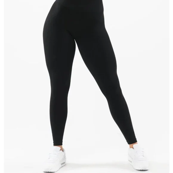 Alphalete Amplify Womens S Small Leggings BLACK Activewear Gym Scrunch NEW - Picture 4 of 8